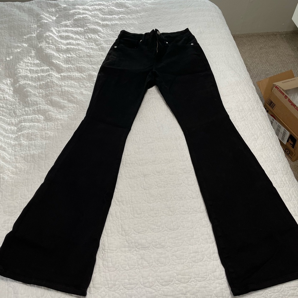 Good Flare 
Good American 10/30 (Fits like an 8) 
Style: GF001T
Color: Black 001